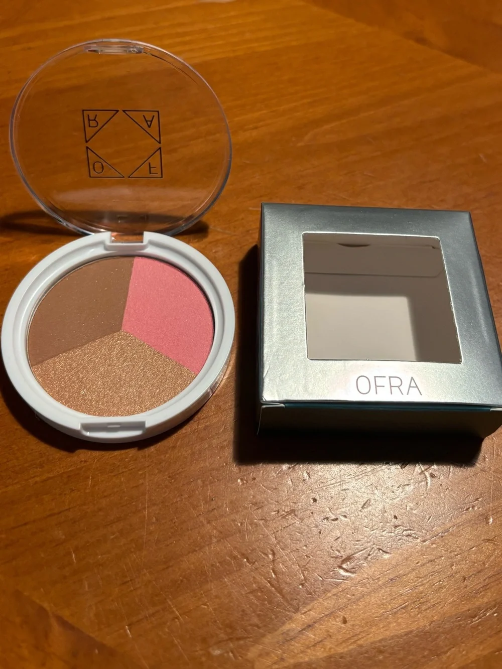 OFRA California Dream Triangle Makeup Compact
